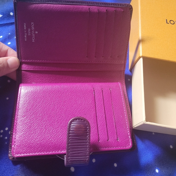 Lv epi compact wallet - Picture 4 of 7